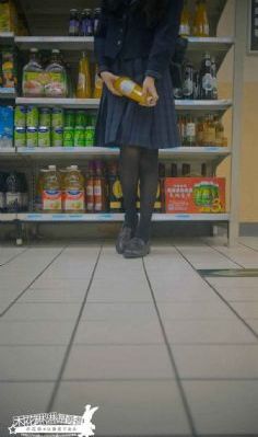 不戴乳罩的丰满已婚妇女2_BD英语超清在线观看