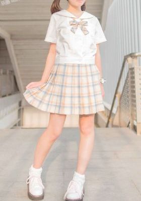 安娜贝尔电影正版_十万网红美女美酱
